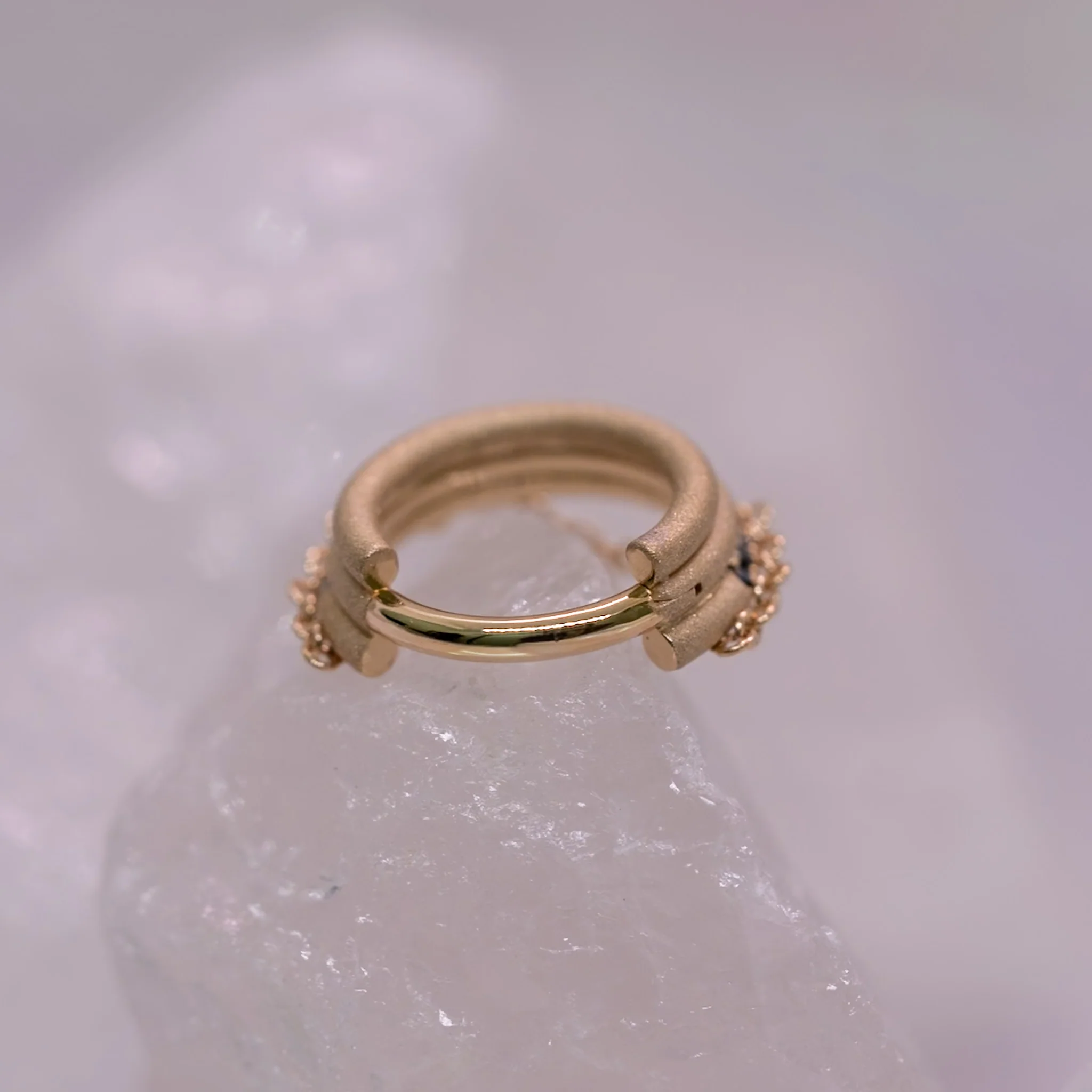 BVLA Lucy In Chains - Hinge Ring - Image 4