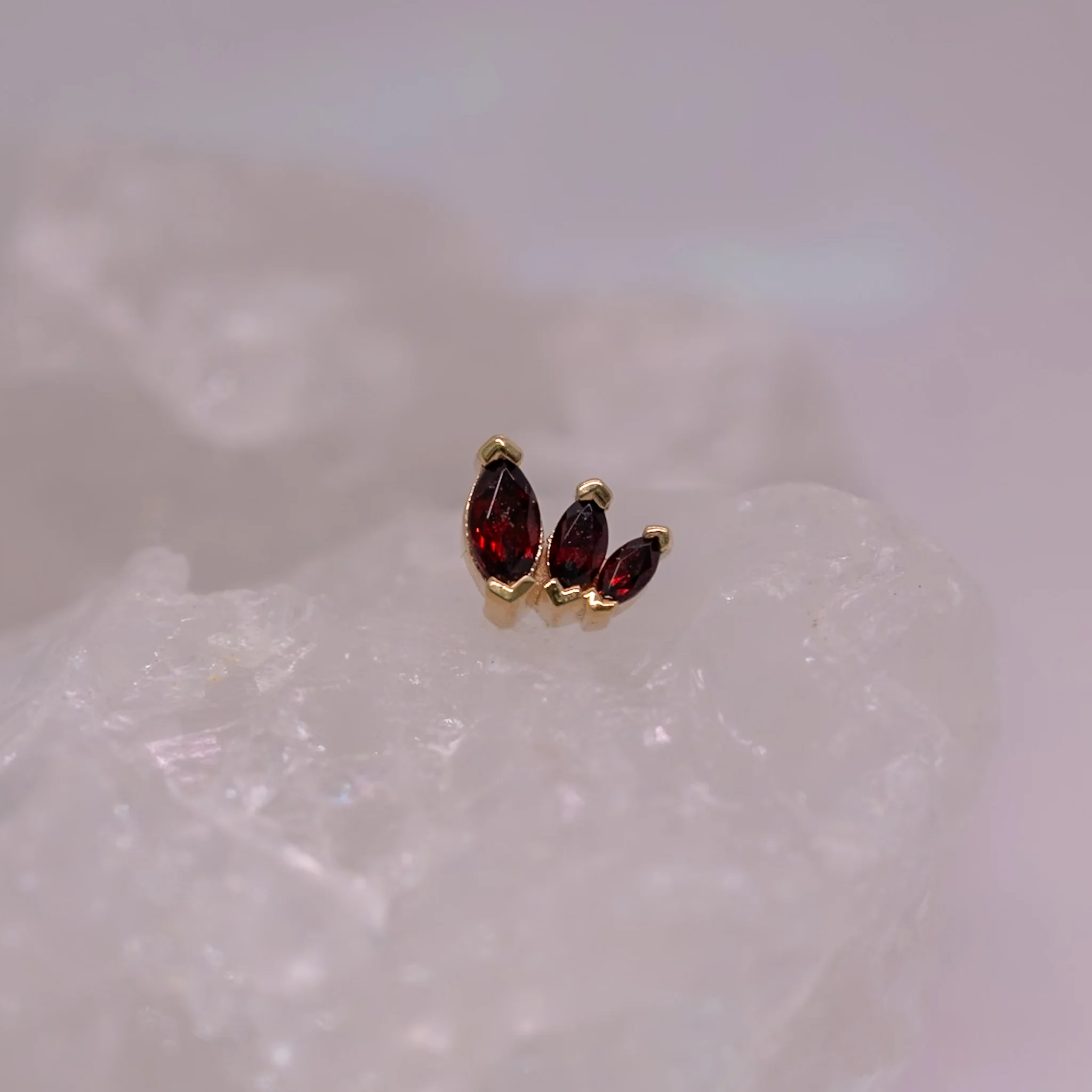 BVLA Tiny French Kiss (5x4mm) - Threaded