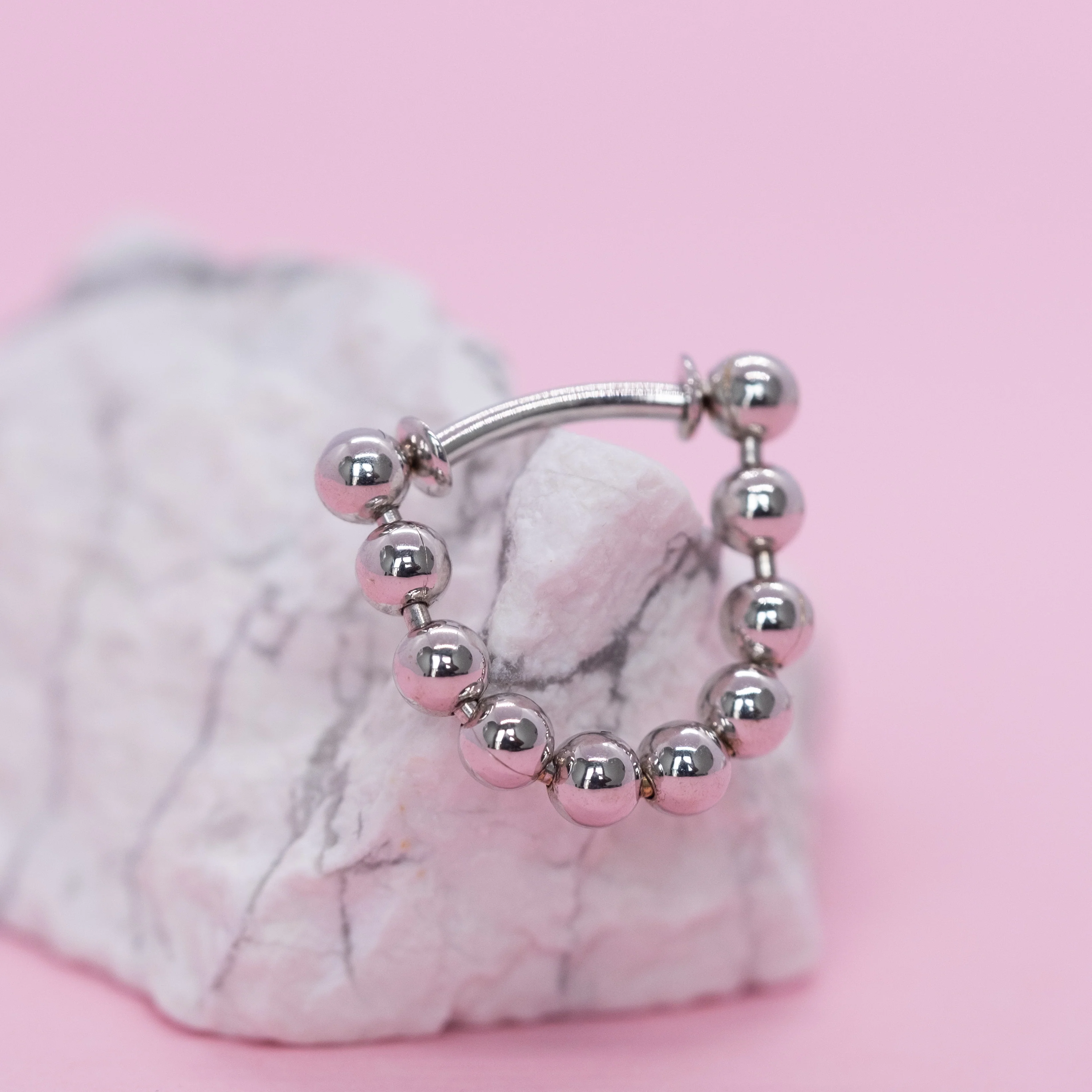 Pupil Hall Just A Peek -Mega (Chain Septum Piece)